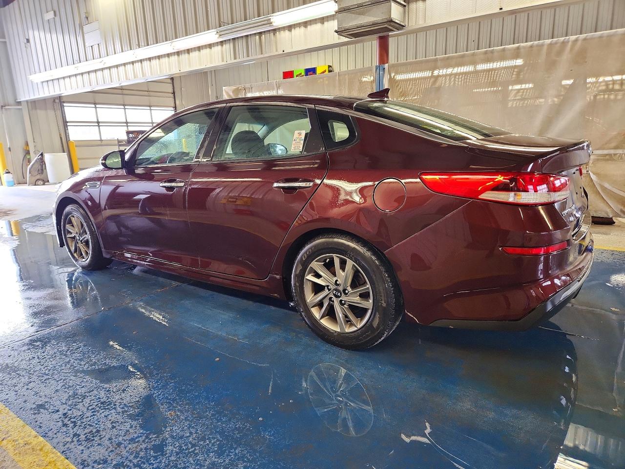 2019 KIA Optima VIN 5XXGT4L32KG344191 photo 2