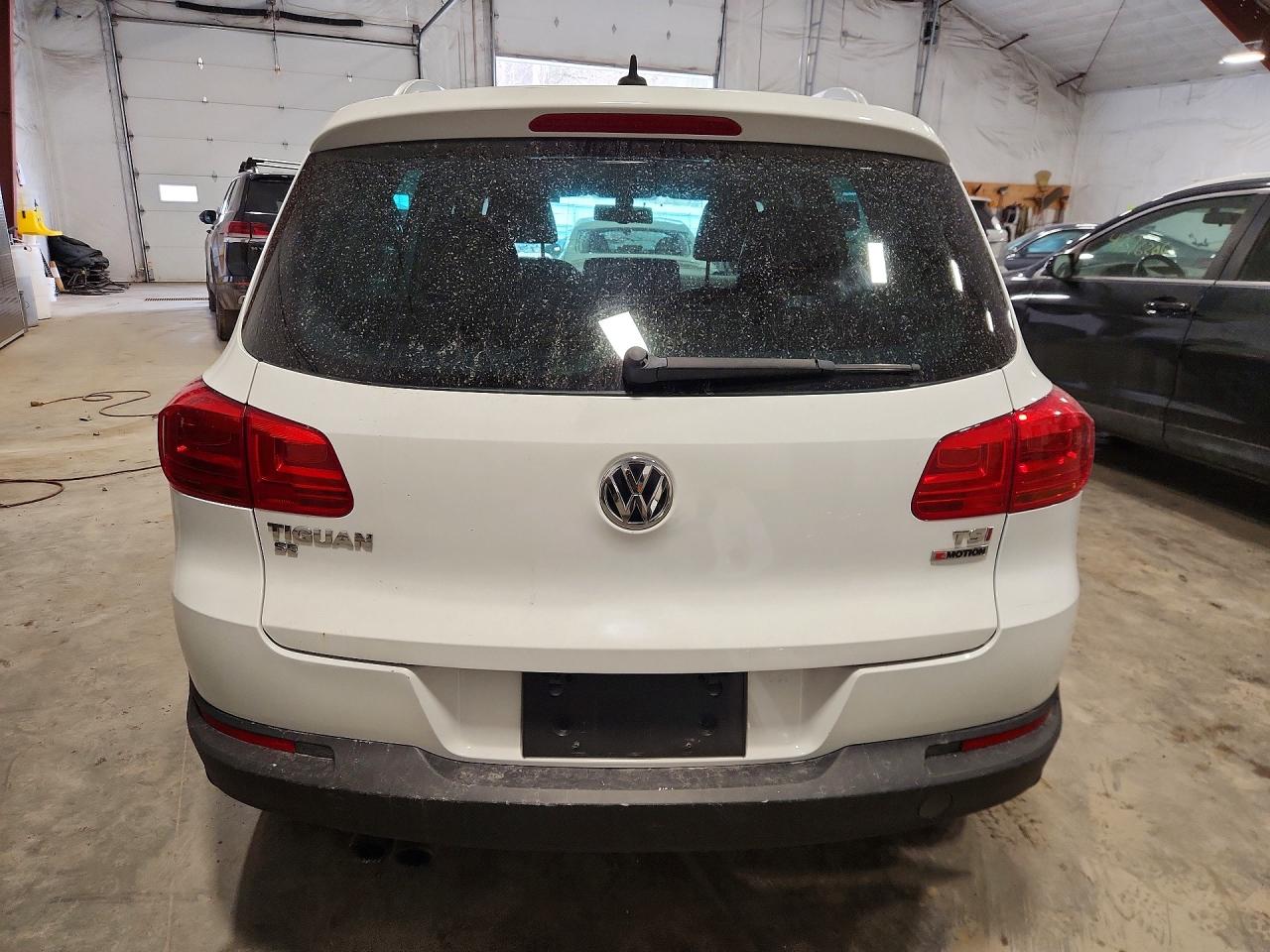 2016 Volkswagen Tiguan VIN WVGBV7AX1GW558795 photo 6