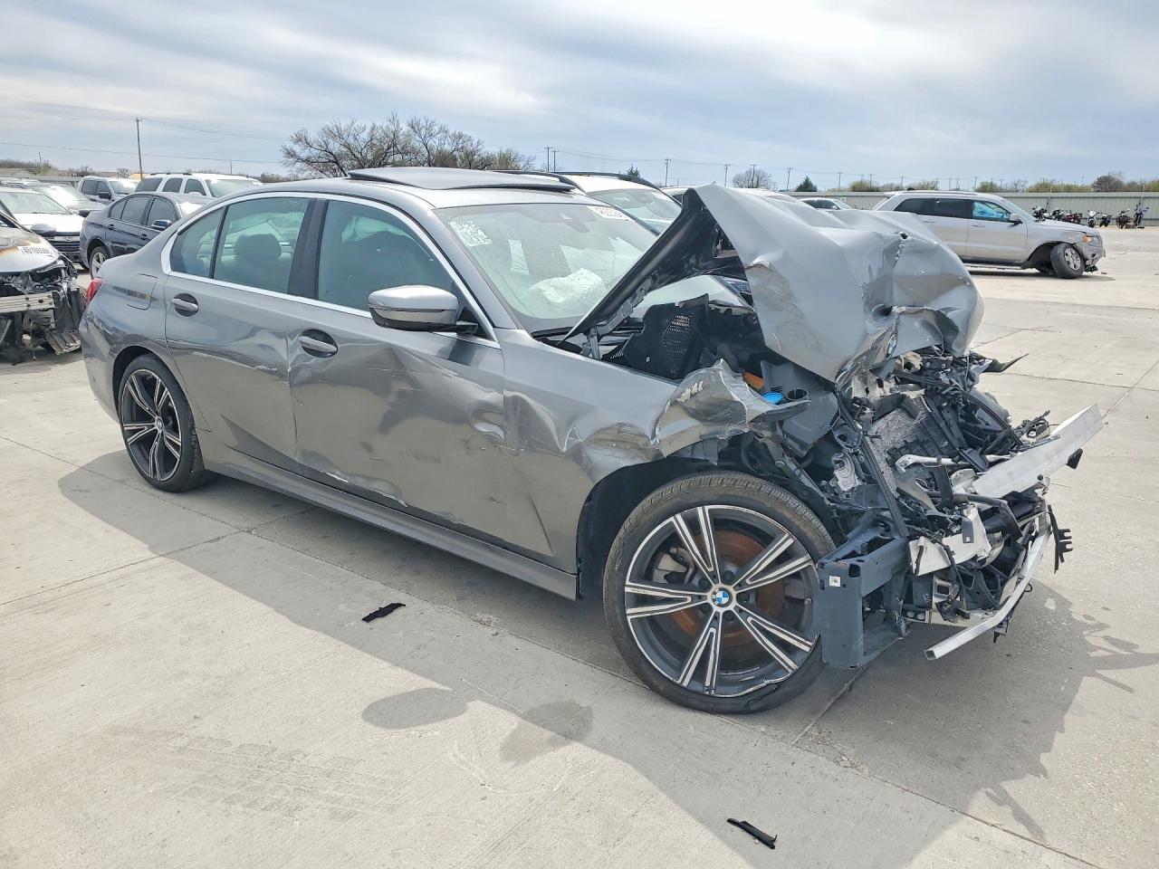 2024 BMW 3 series VIN 3MW69FF01R8D92674 photo 4