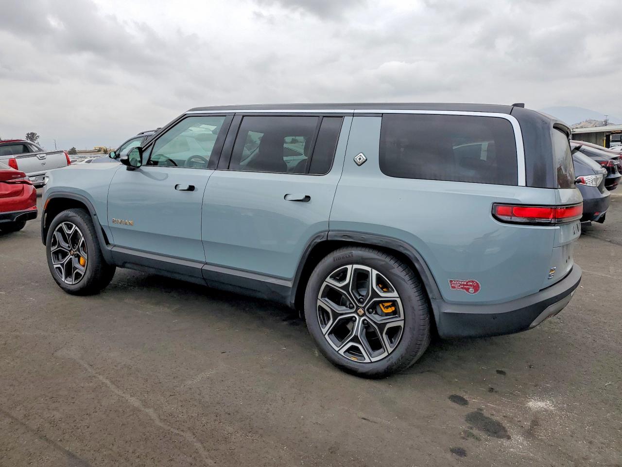2024 Rivian Ris VIN 7PDSGABA8RN044868 photo 2