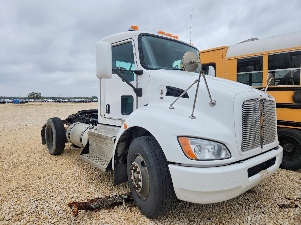 2015 KENWORTH All other VIN 2XKHAJ7X2FM462679 photo 1