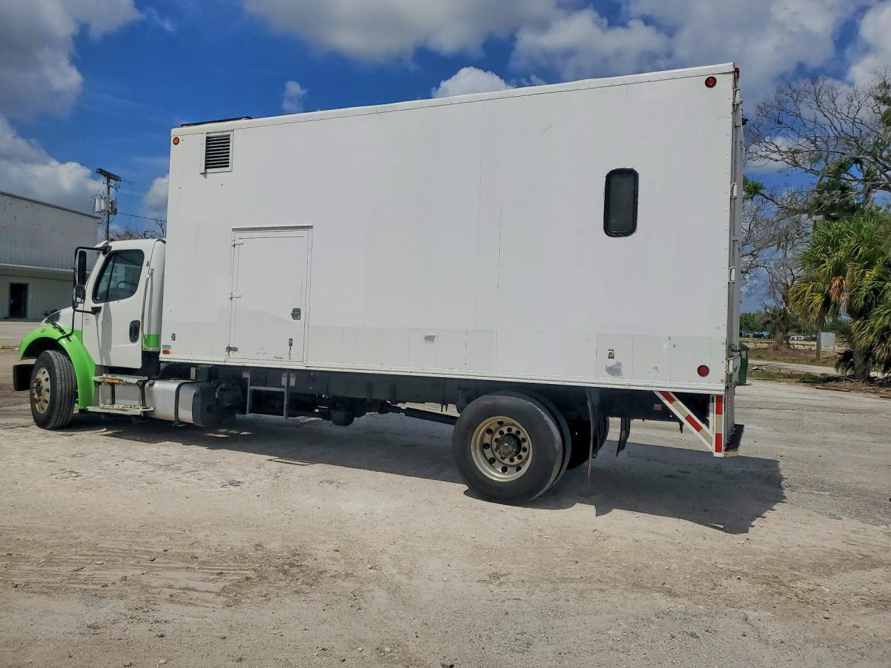 2014 FREIGHTLINER All models VIN 3ALACXDT1EDFU9415 photo 2