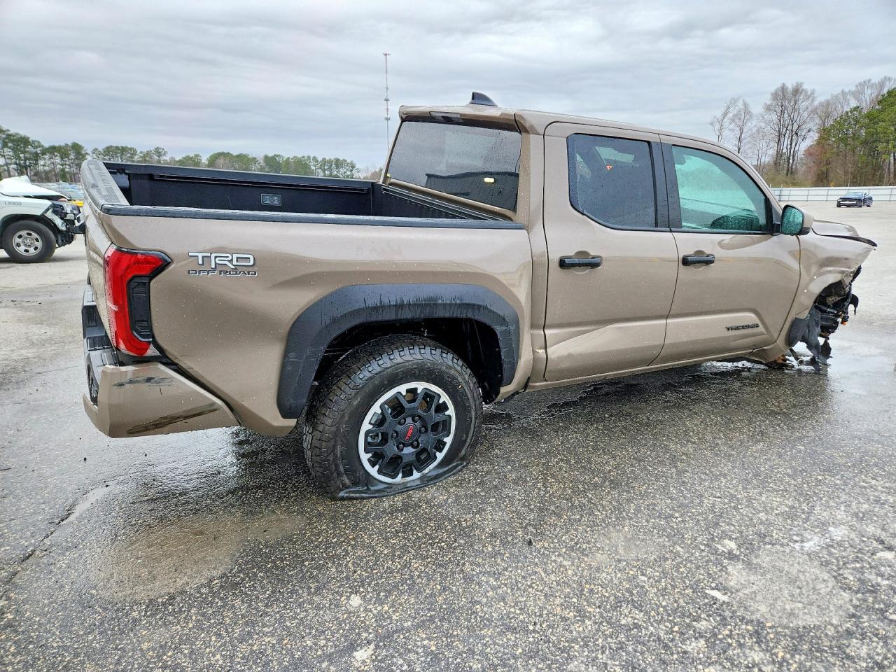 2026 Toyota Tacoma VIN 3TMLB5JN9TM219927 photo 3