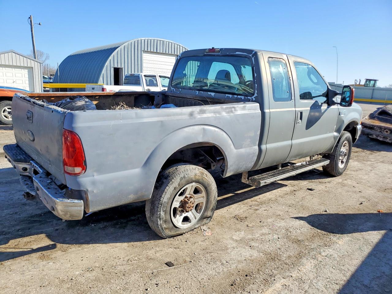 2003 Ford F350 VIN 3FTSX31L03MB47015 photo 3