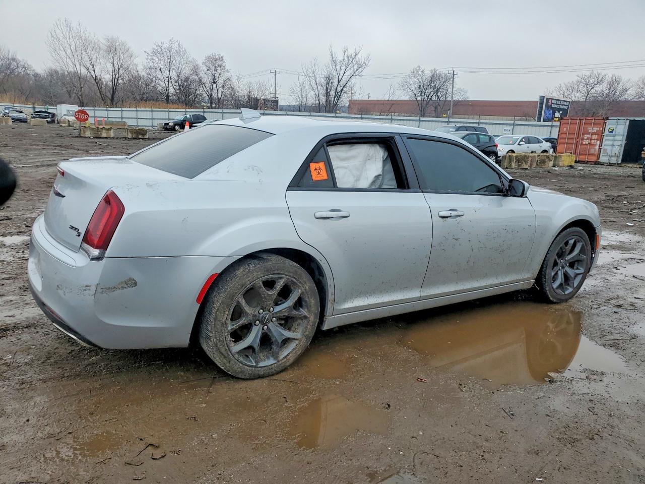 2023 Chrysler 300 VIN 2C3CCABG8PH616690 photo 3