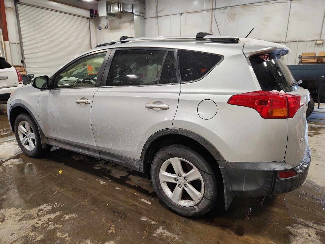 2013 Toyota Rav4 VIN JTMWFREV7D5014570 photo 2