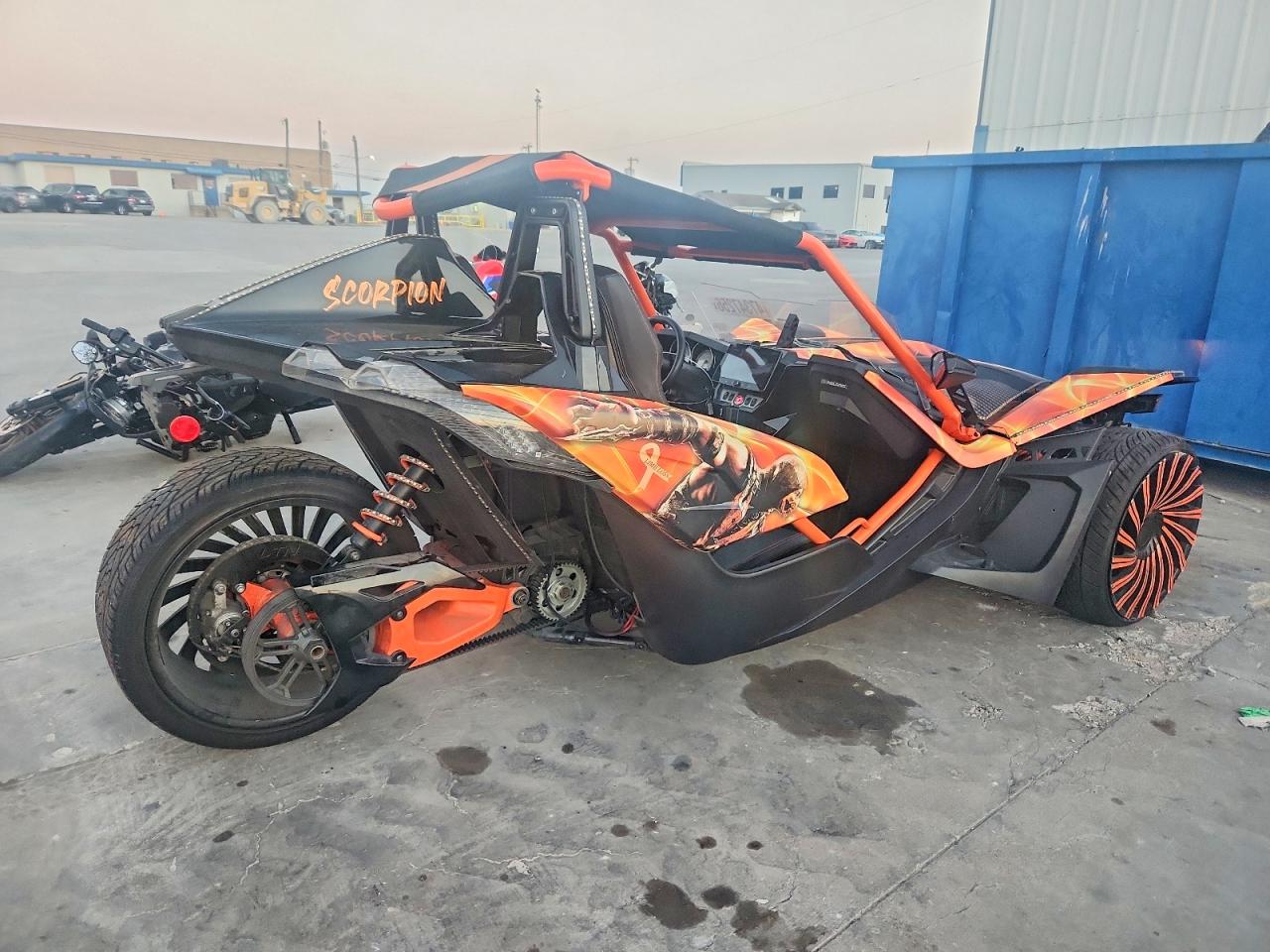 2017 Polaris Slingshot VIN 57XAARFA2H8121235 photo 4