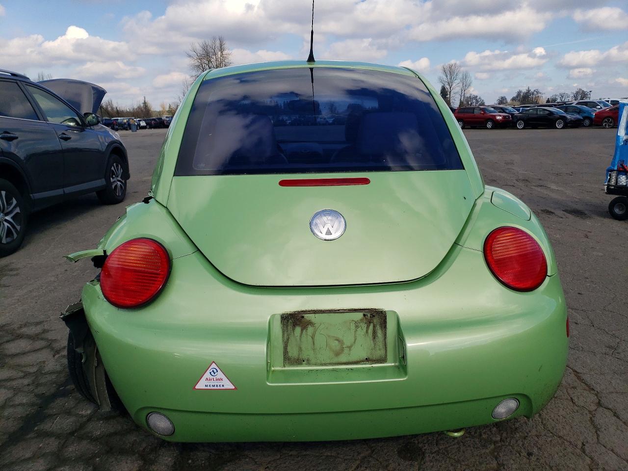 2005 Volkswagen Beetle VIN 3VWCR31C95M402629 photo 6