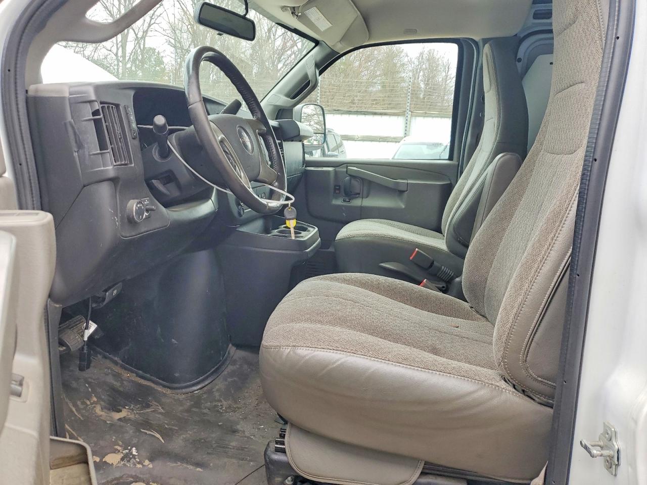 2019 GMC Savana g2 VIN 1GTW7AFG3K1236882 photo 7