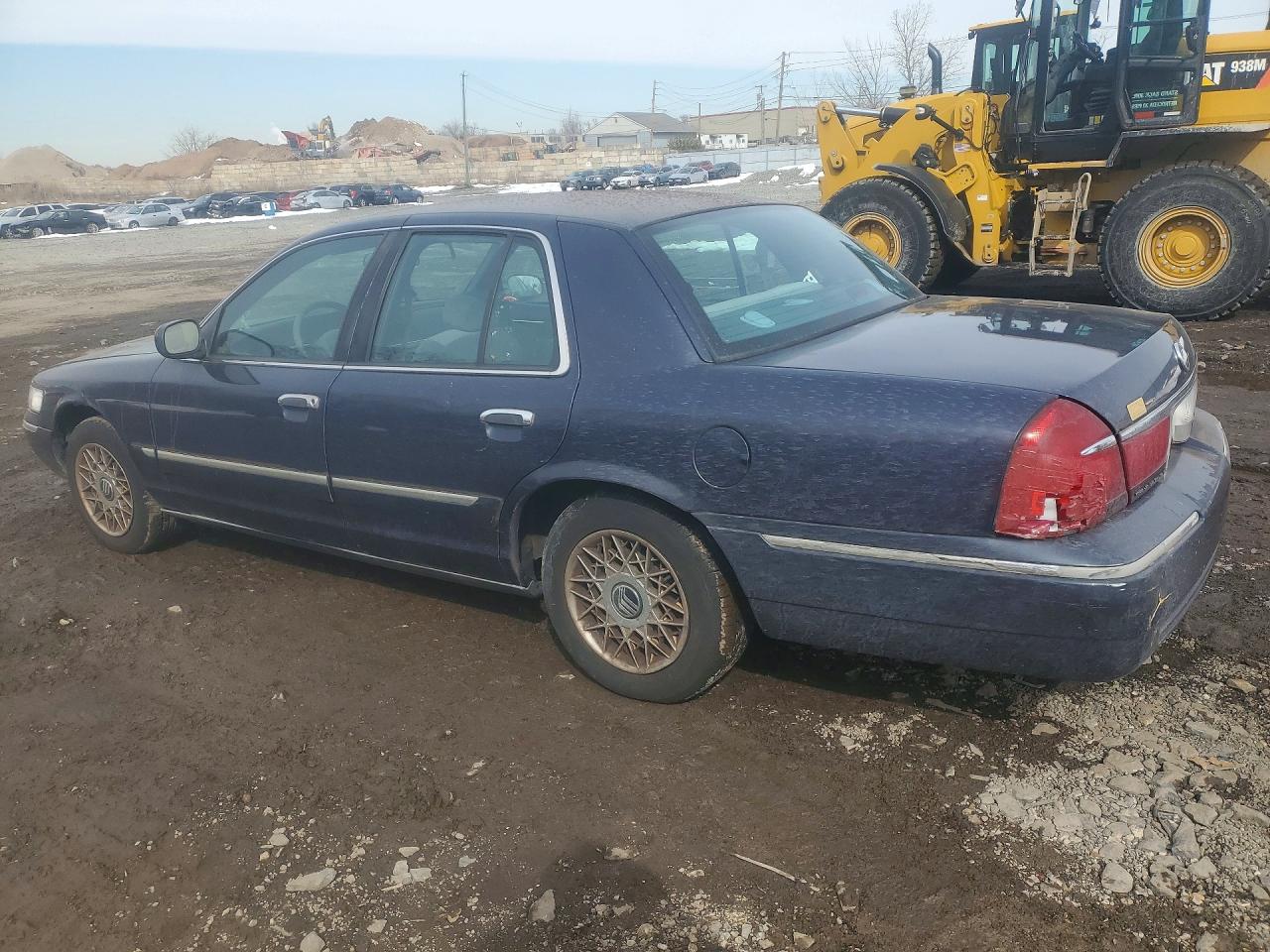 2000 Mercury Grand marquis VIN 2MEFM74W0YX683092 photo 2