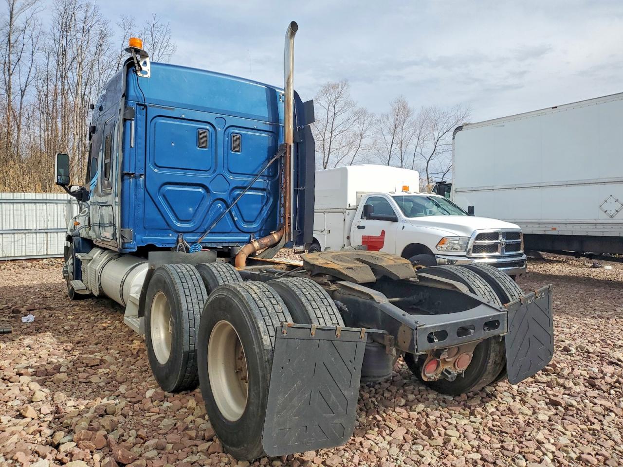 2013 FREIGHTLINER All other VIN 1FUJGLBG2DLFA2497 photo 3