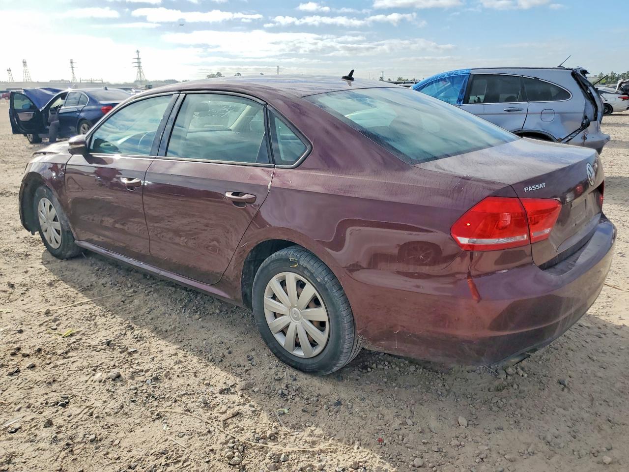 2012 VOLKSWAGEN Passat VIN 1VWAP7A32CC034846 photo 2
