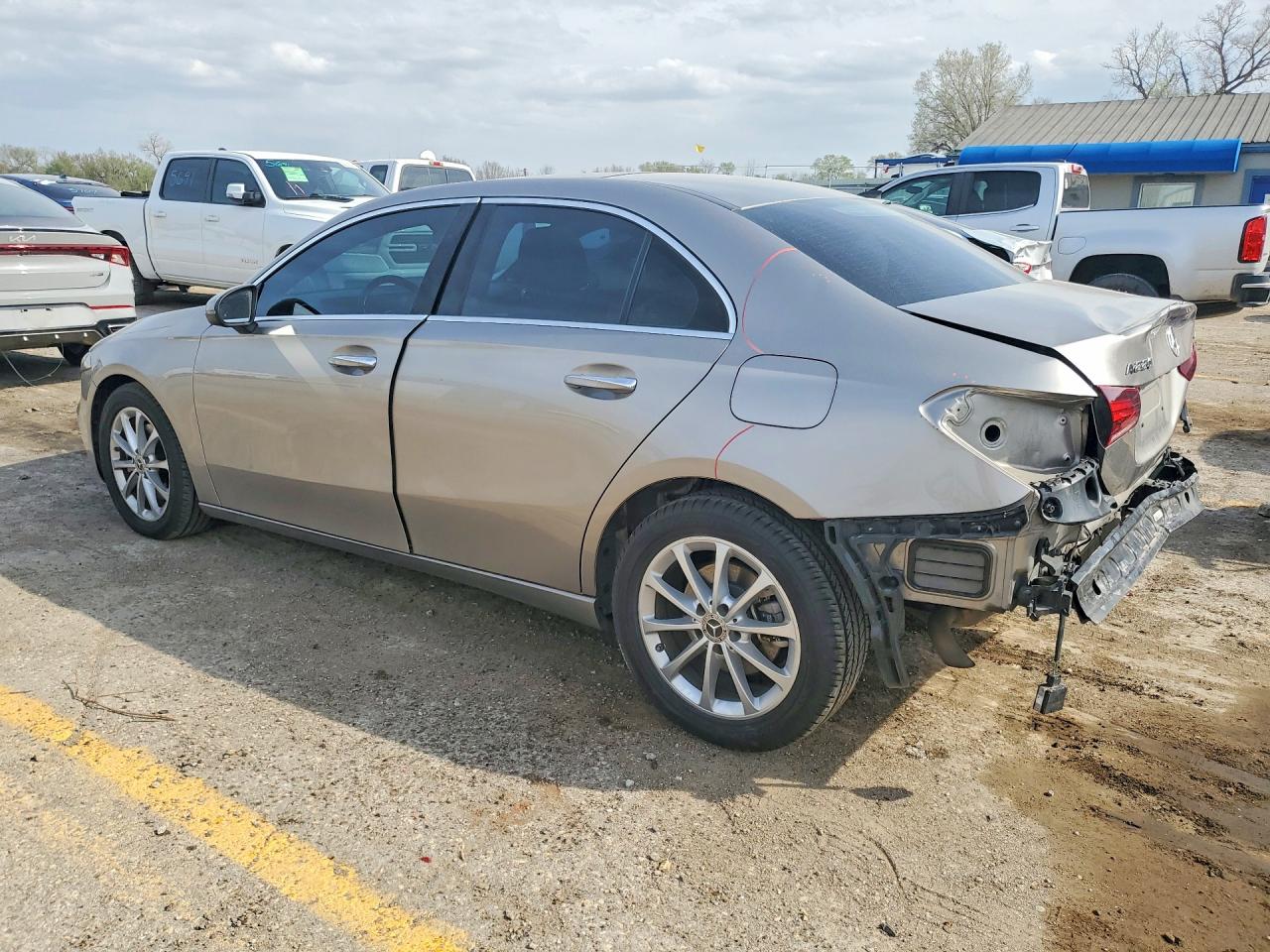 2021 Mercedes-Benz A-class VIN W1K3G4FB8MJ263609 photo 2