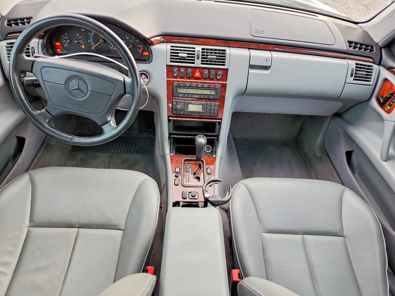 1999 Mercedes-Benz E-class VIN WDBJF82H3XX019971 photo 8