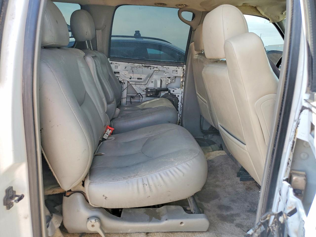2003 Chevrolet Suburban VIN 3GNFK16Z53G280652 photo 11