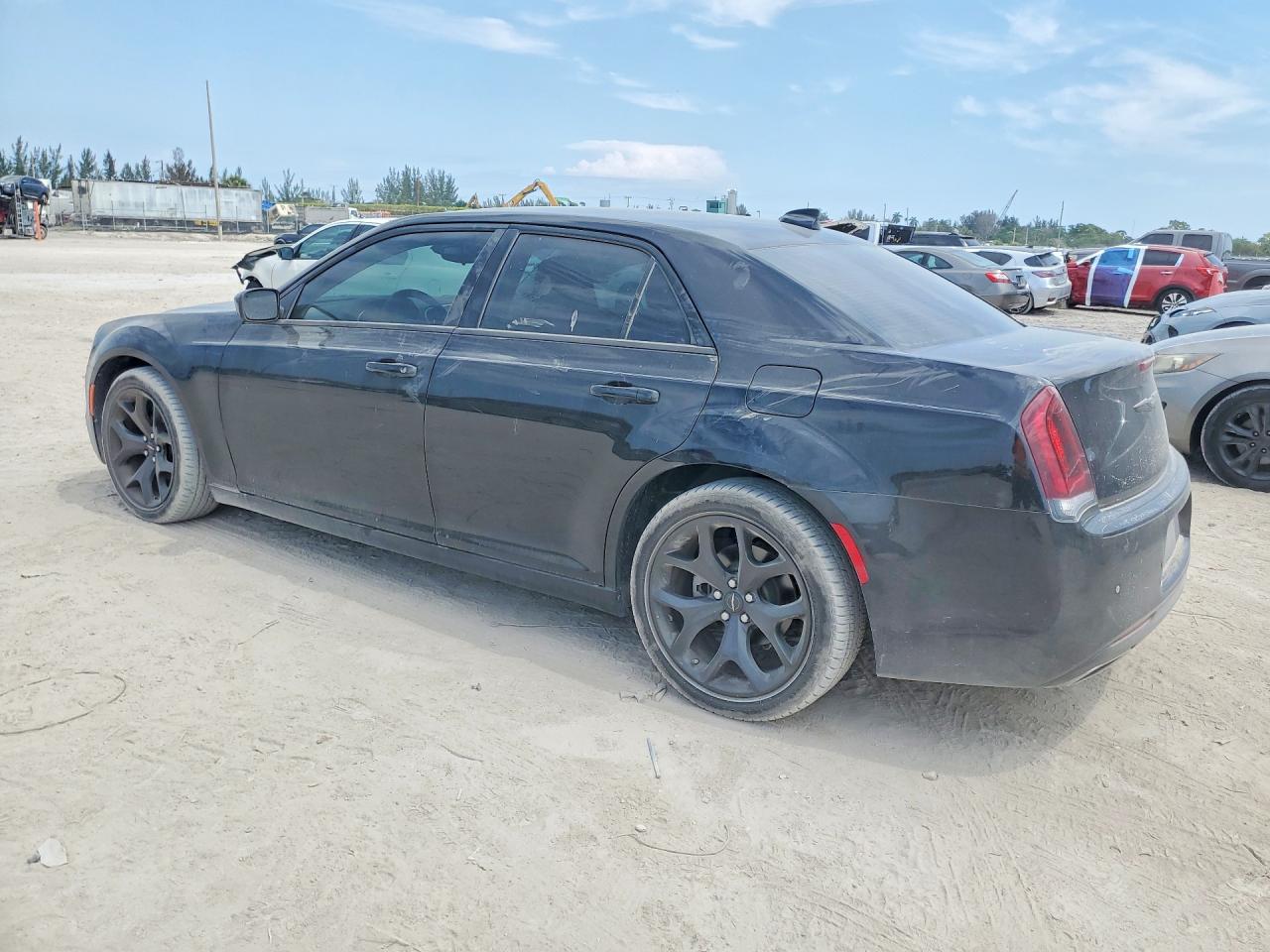 2023 CHRYSLER 300 VIN 2C3CCAAGXPH676732 photo 2