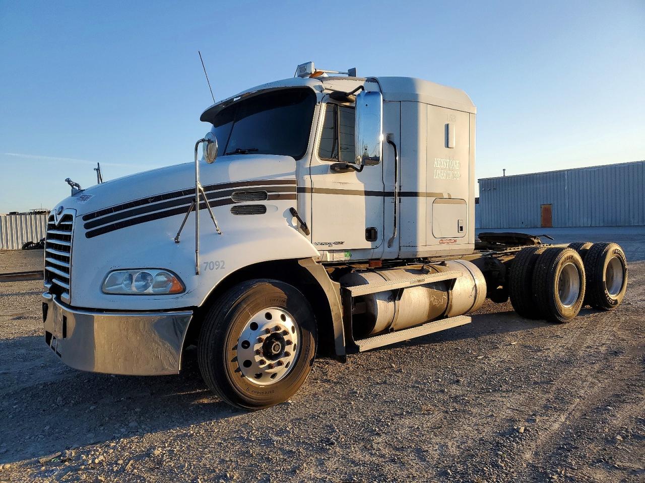 2001 MACK All other VIN 1M1AE06Y41W007521 photo 2