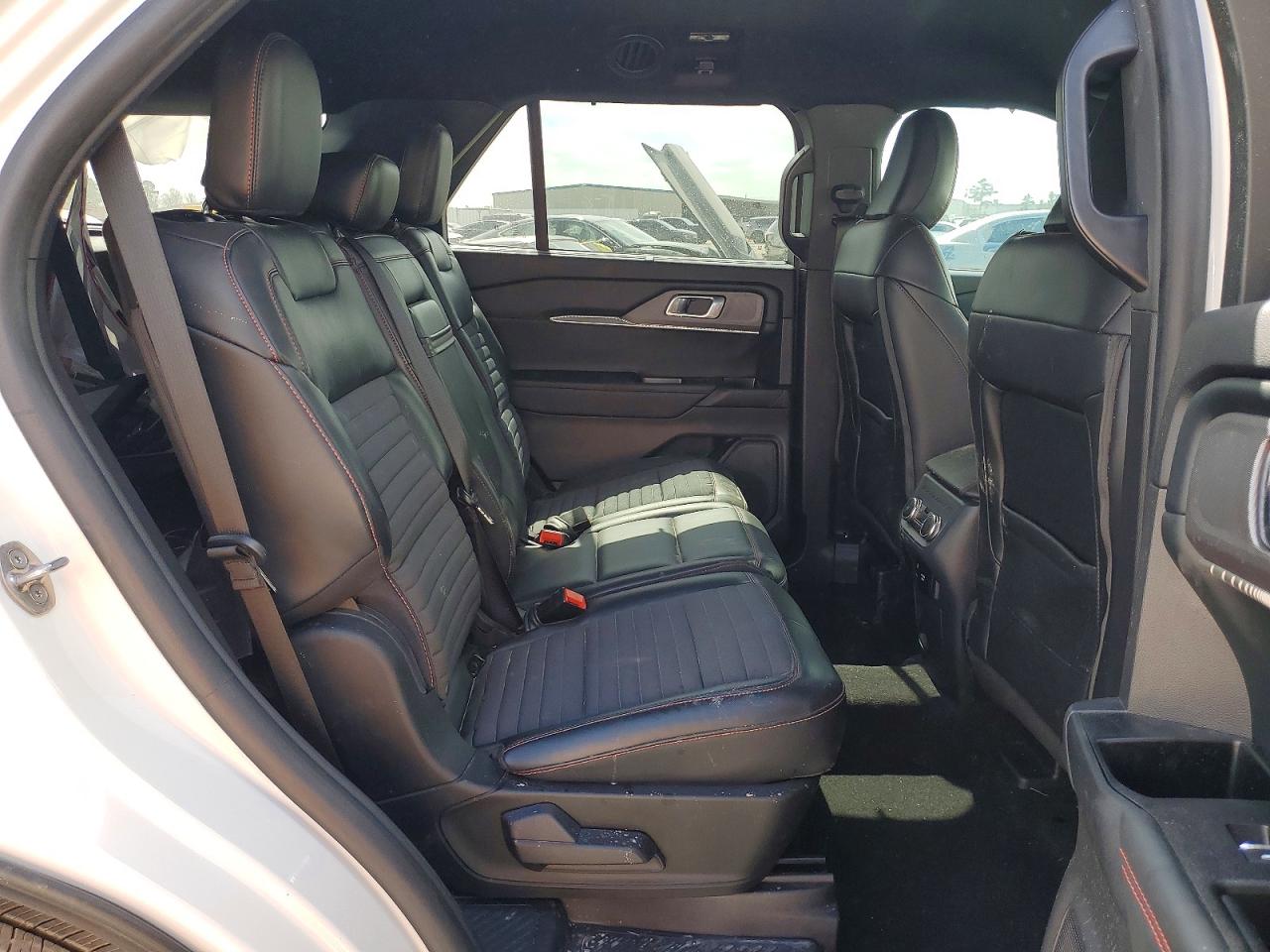 2025 Ford Explorer VIN 1FMUK7KH4SGA81209 photo 11