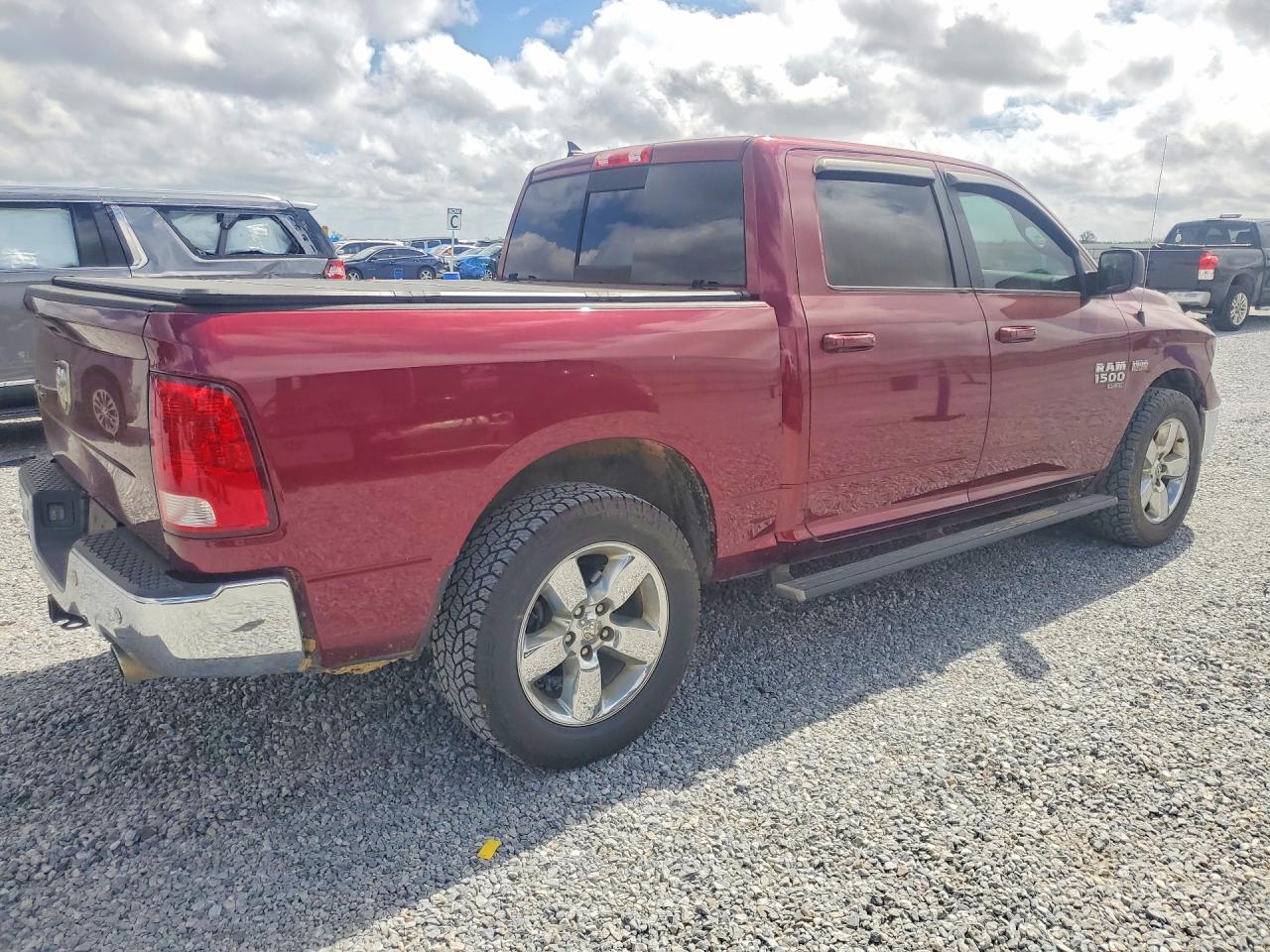 2019 Ram 1500 classic VIN 1C6RR6LT3KS529186 photo 3