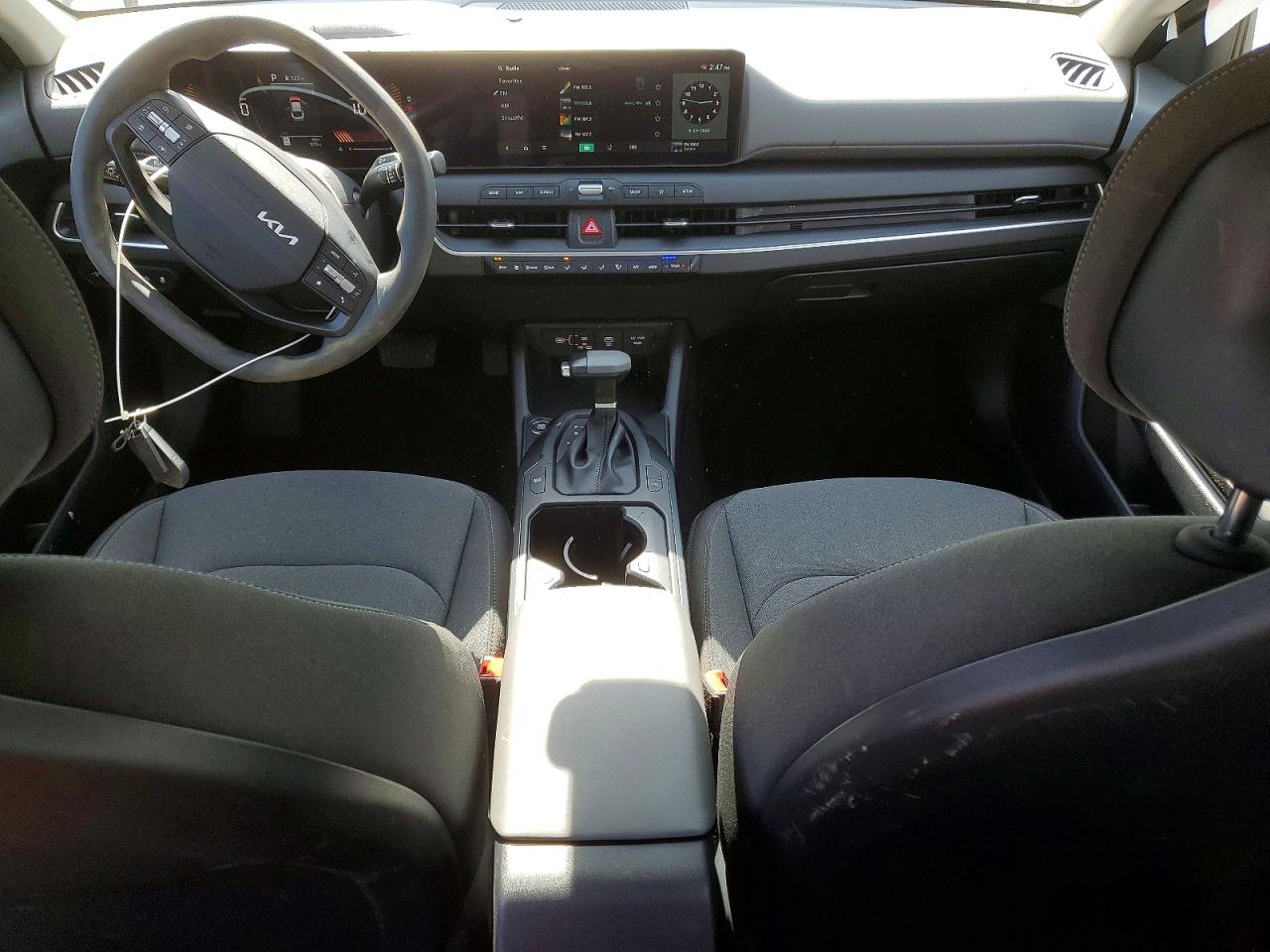 2025 Kia K4 lx VIN 3KPFT4DE0SE241355 photo 8