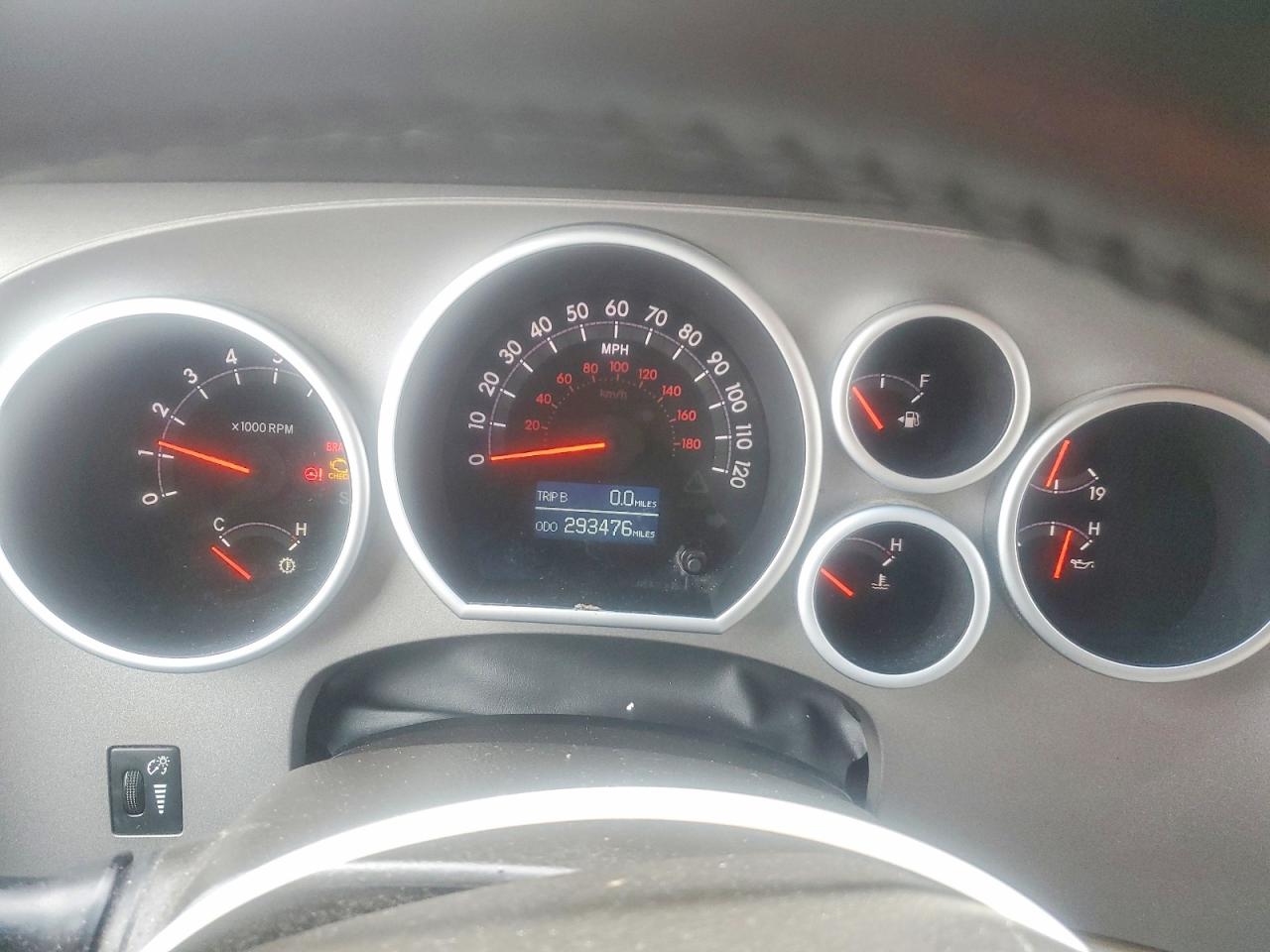 2010 Toyota Sequoia VIN 5TDJY5G1XAS038052 photo 9