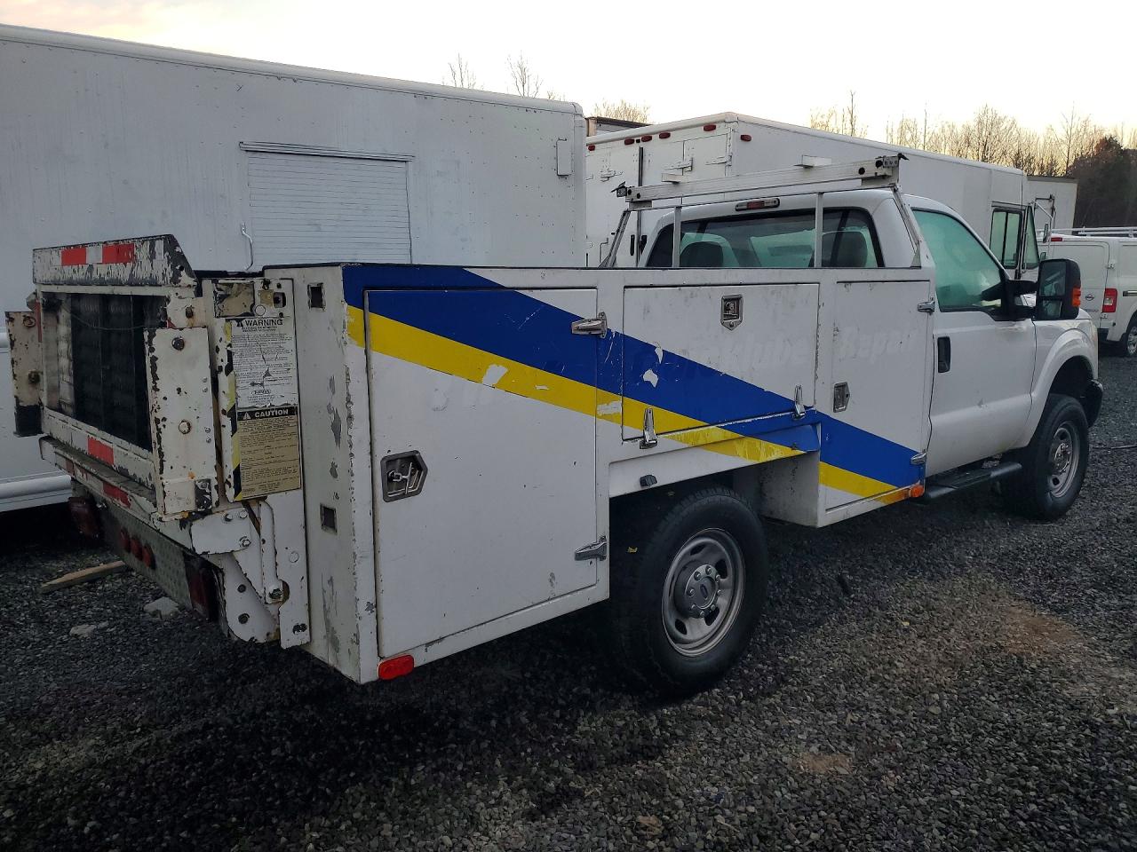 2016 Ford F350 VIN 1FDBF3F64GEB68009 photo 3