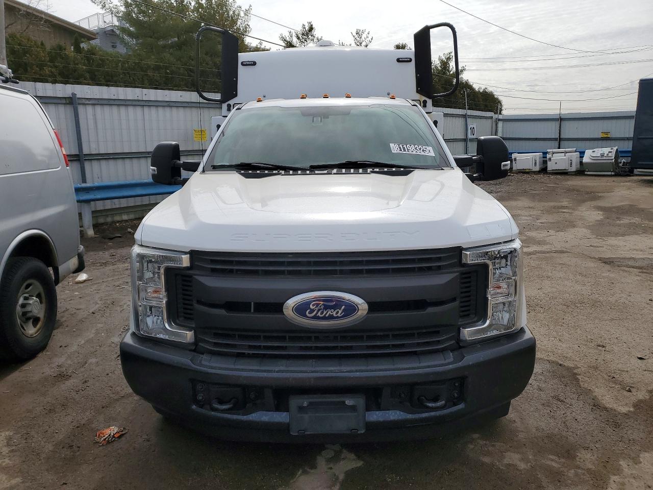 2019 Ford F350 VIN 1FDRF3G69KEF73014 photo 5