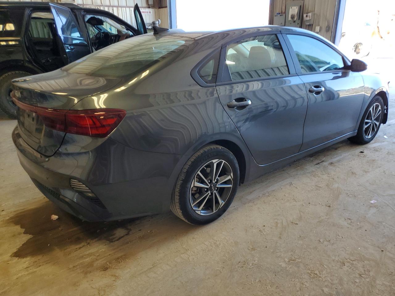 2024 Kia Forte lxs VIN 3KPF24AD8RE828279 photo 3