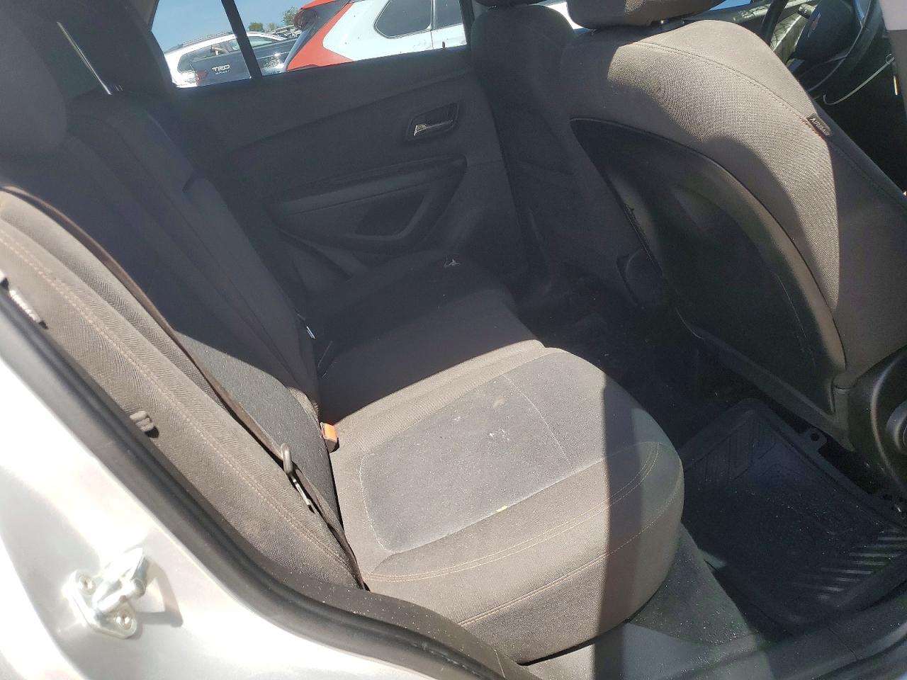 2018 Chev Trax VIN KL7CJKSB1JB722407 photo 10