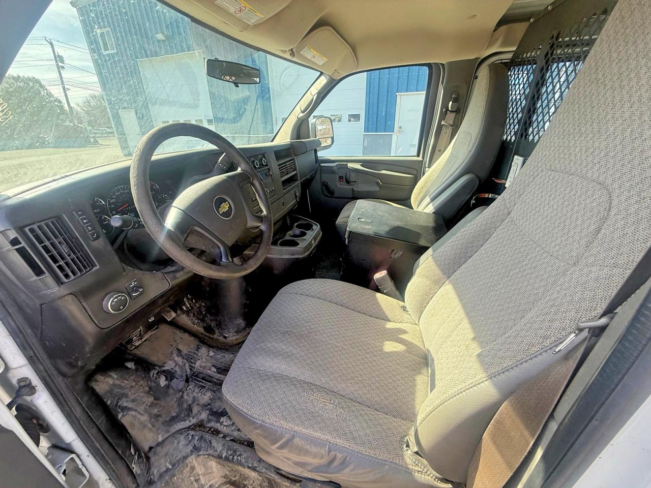 2015 CHEV Express VIN 1GCWGFCF7F1268555 photo 5
