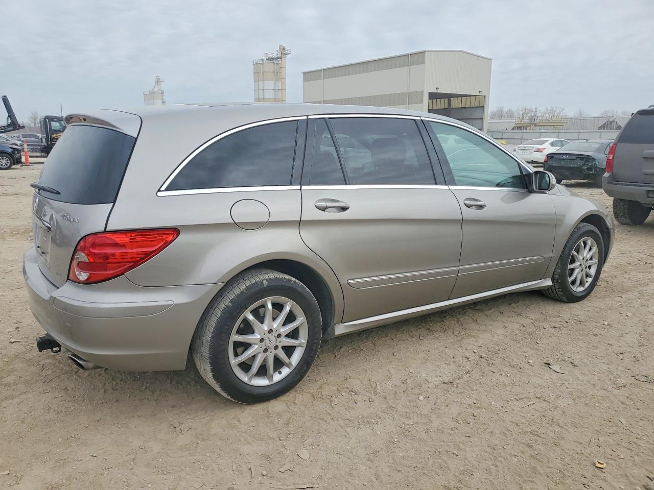 2007 Mercedes-Benz R-class VIN 4JGCB65E77A038503 photo 3