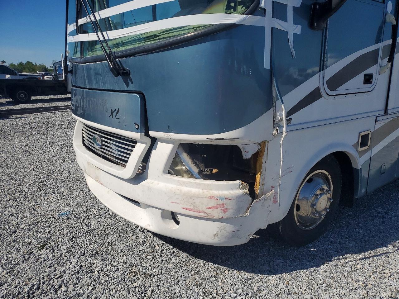2004 Ford F550 VIN 1F6NF53SX40A11823 photo 9