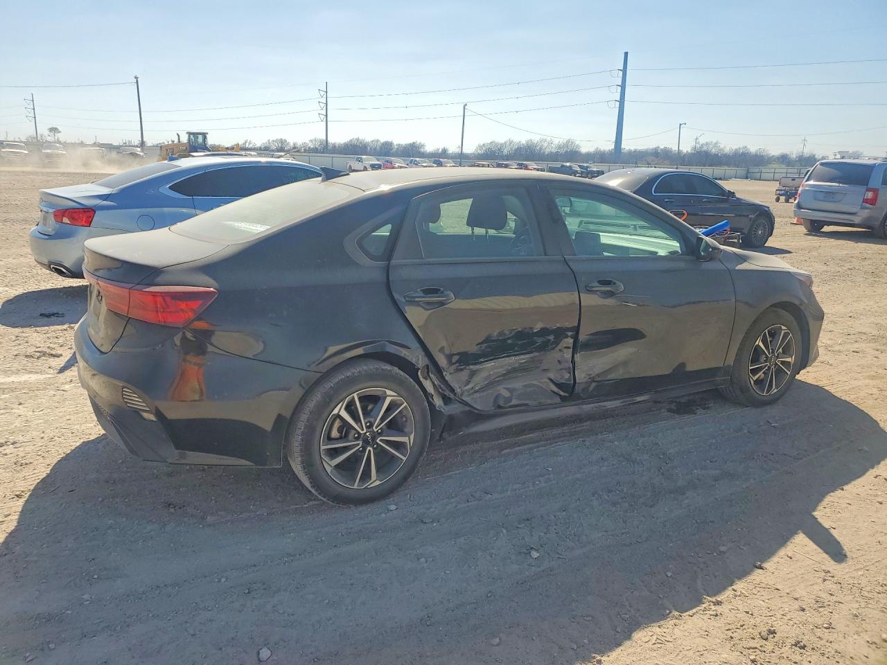 2023 Kia Forte lxs VIN 3KPF24AD7PE564582 photo 3