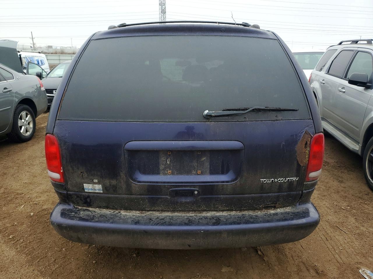 1998 Chrysler Minivan VIN 1C4GP64L4WB510270 photo 6