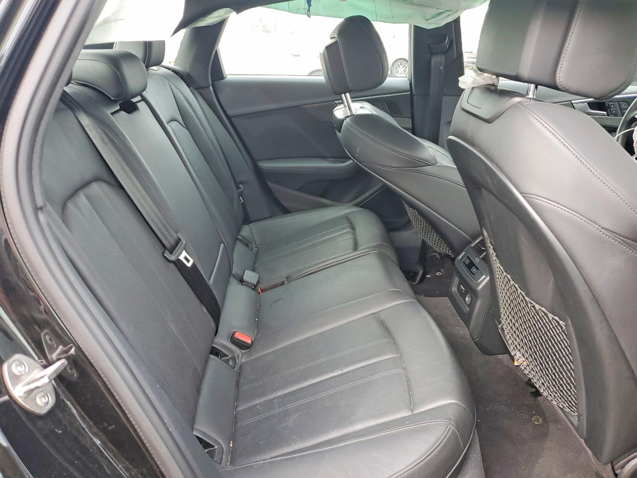 2019 Audi A4 VIN WAUFNAF46KN007758 photo 10