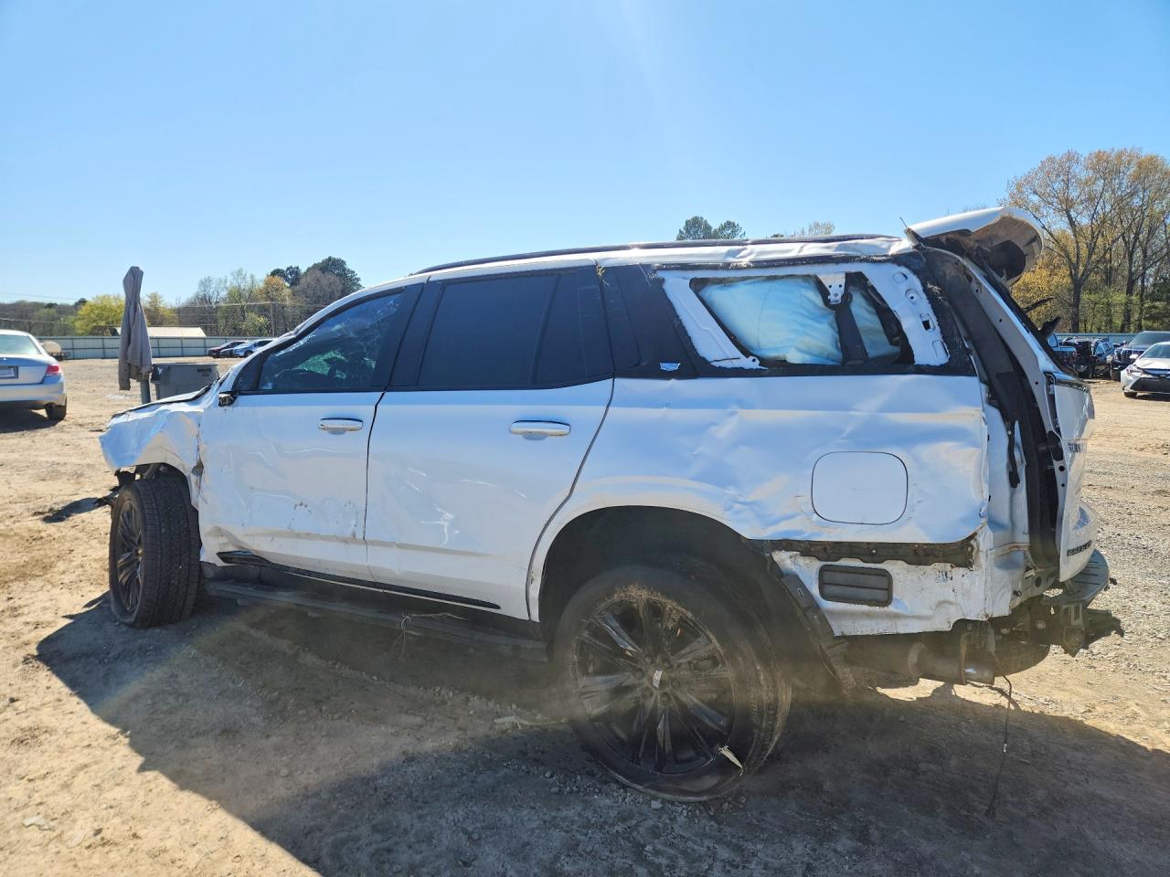 2022 Cadillac Escalade VIN 1GYS3BKL4NR299525 photo 2