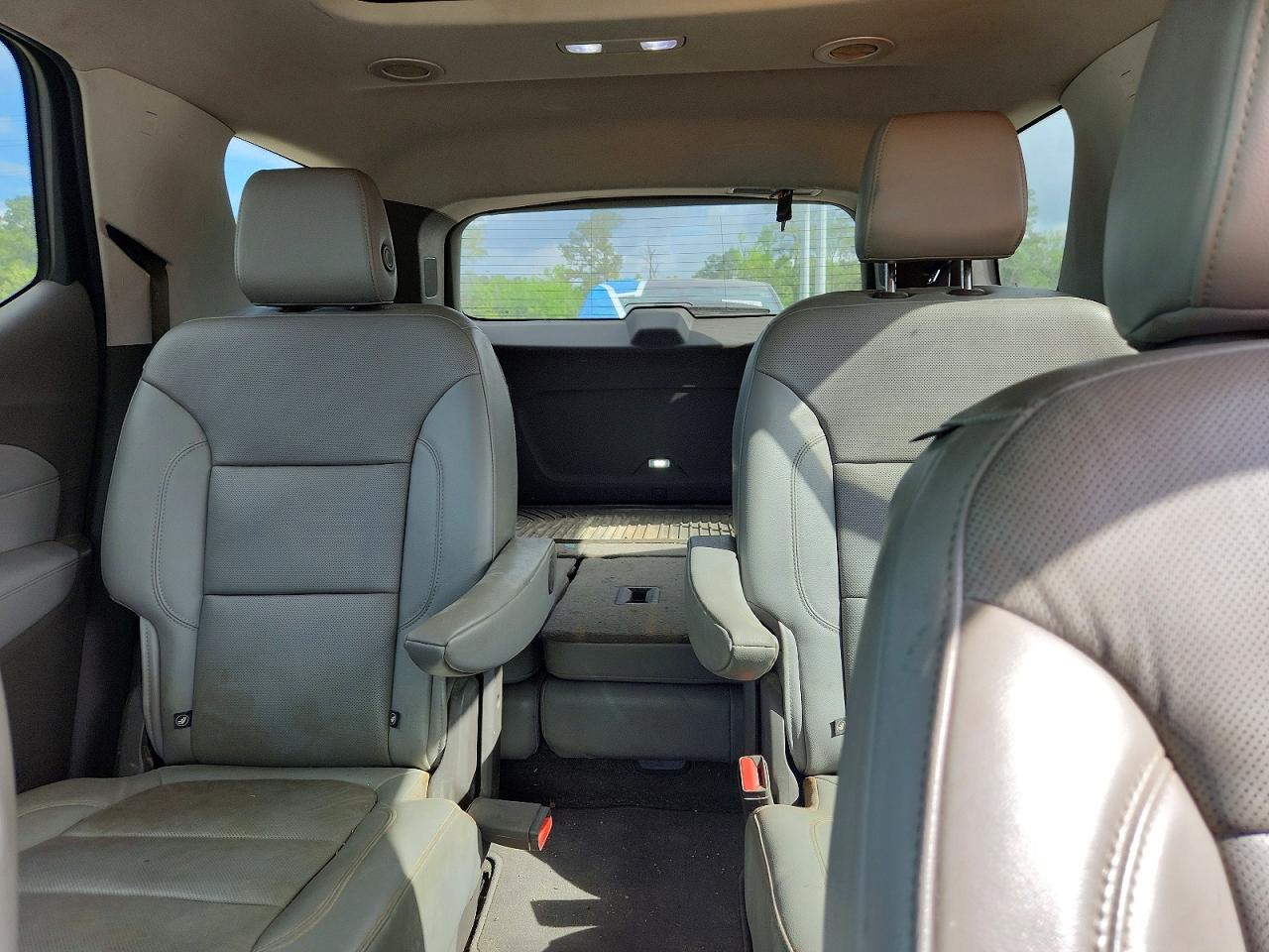 2018 Chev Traverse VIN 1GNEVJKW2JJ245481 photo 10