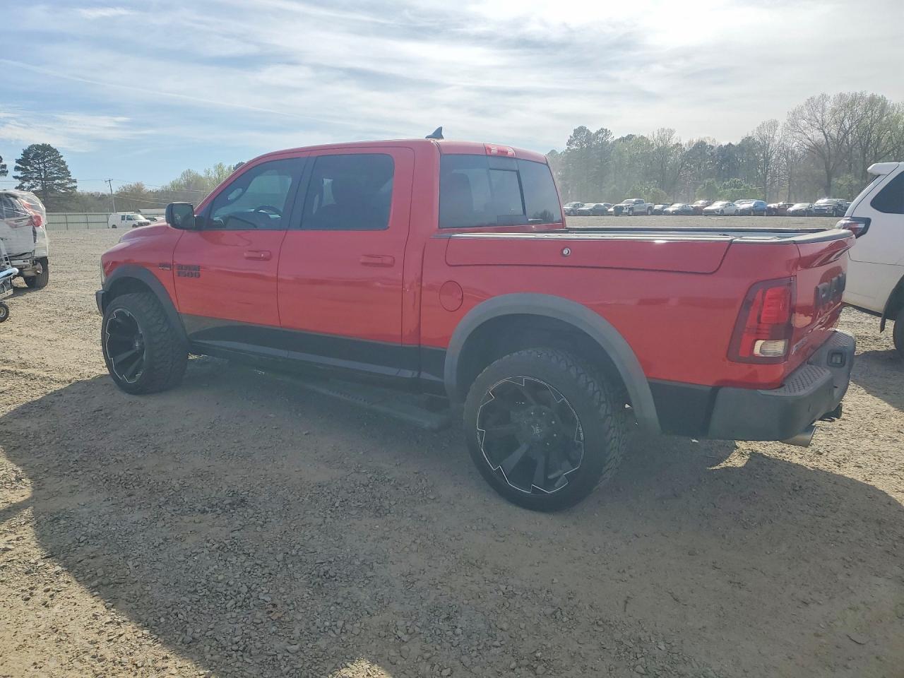 2015 Ram 1500 VIN 1C6RR7YT7FS785562 photo 2