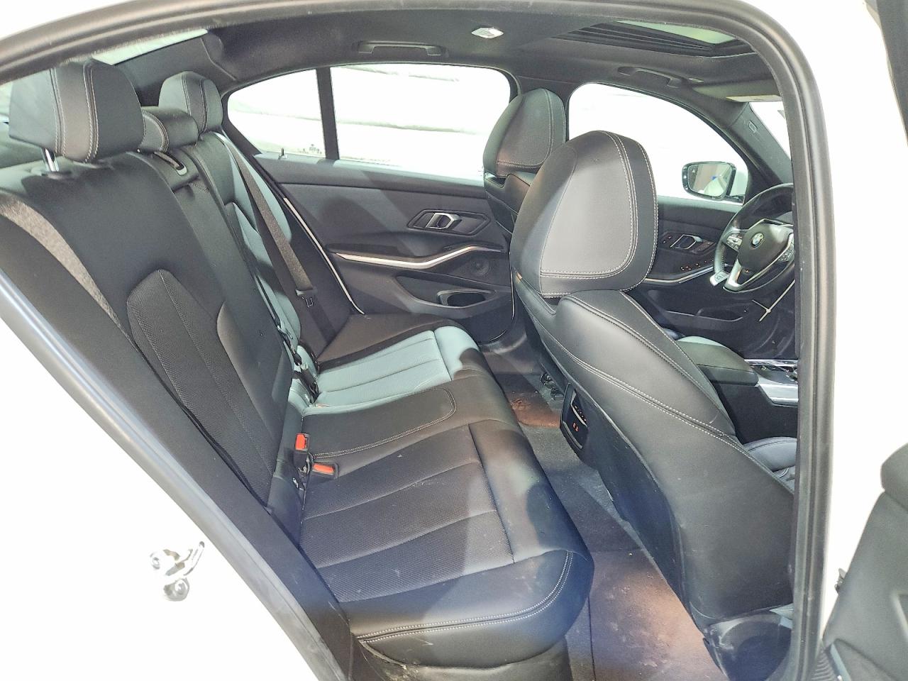 2024 BMW 3 series VIN 3MW89FF0XR8D83478 photo 10
