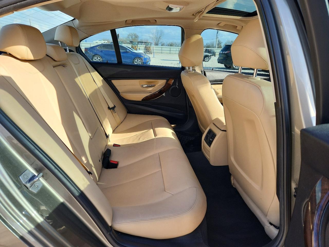 2017 BMW 3 series VIN WBA8E1G57HNU14917 photo 10