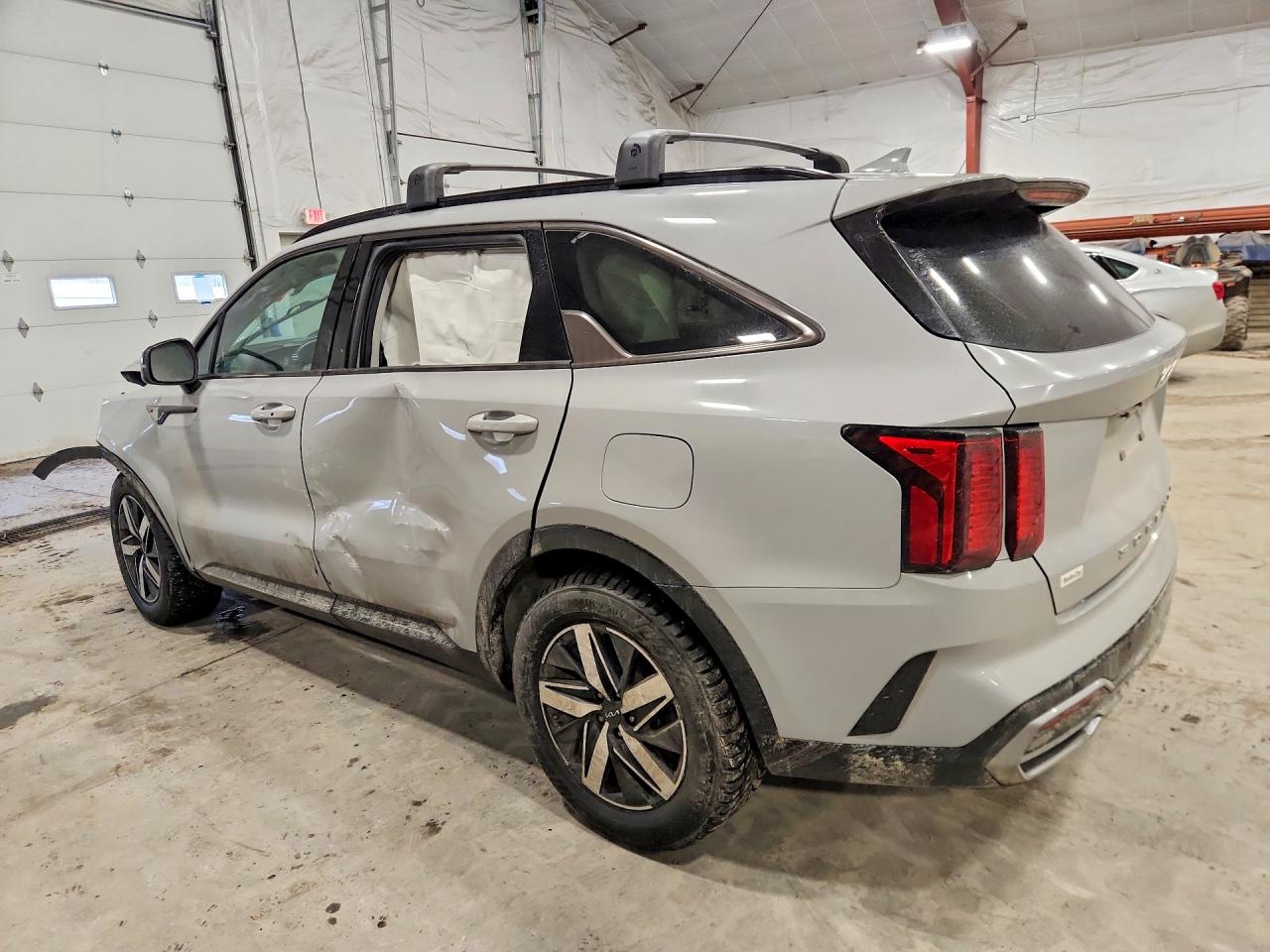2022 Kia Sorento VIN 5XYRH4LF9NG157423 photo 2
