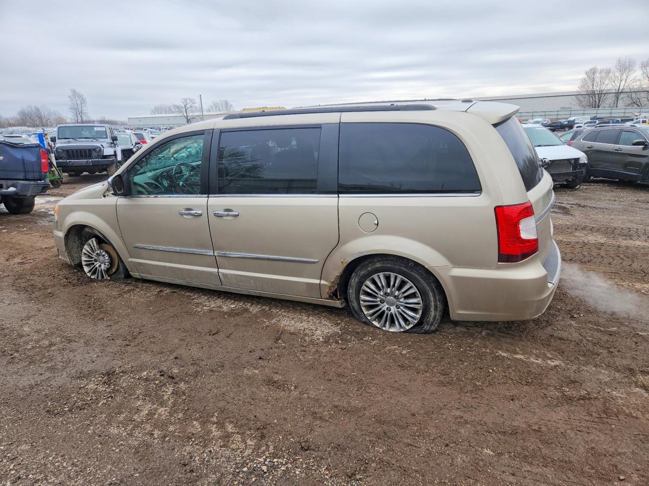 2013 Chrysler Minivan VIN 2C4RC1CG4DR559933 photo 2