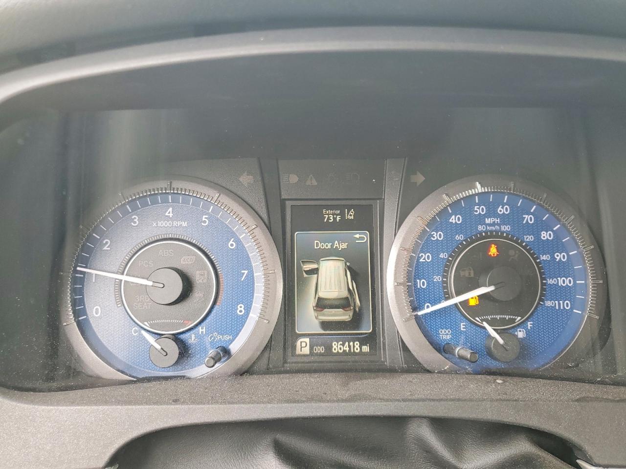 2018 Toyota Sienna VIN 5TDKZ3DC7JS913471 photo 9