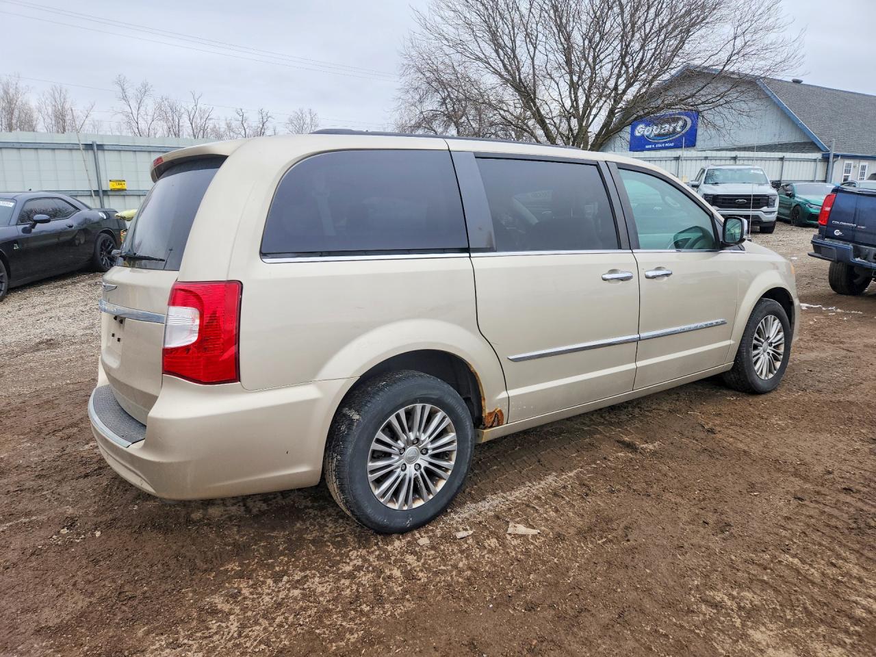 2013 Chrysler Minivan VIN 2C4RC1CG4DR559933 photo 3