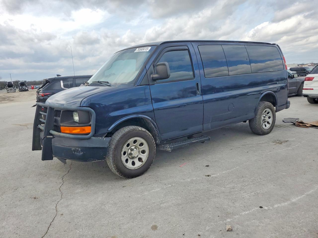 2010 Chevrolet Express g1500 VIN 1GNUGBD43A1170426 photo 1