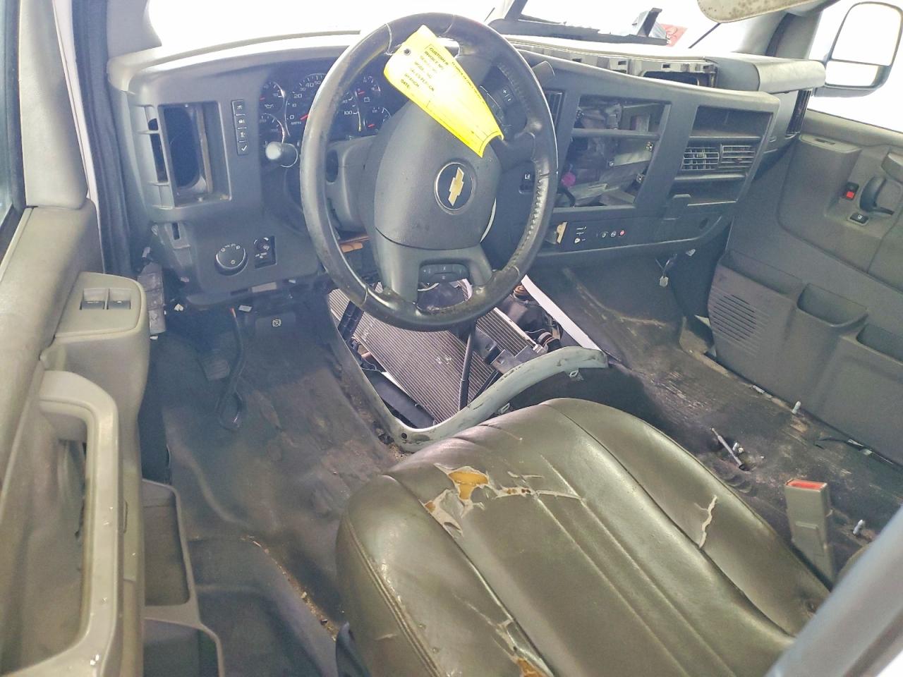2020 CHEV Express VIN 1GCWGAFG8L1126749 photo 8