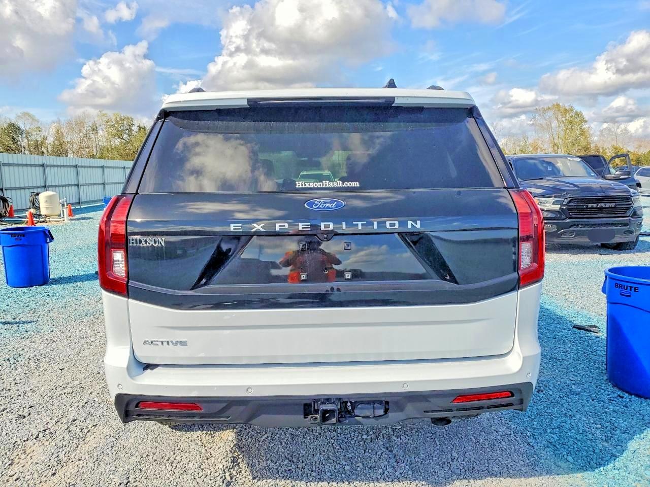 2026 Ford Expedition VIN 1FMJU1H80TEA04075 photo 6