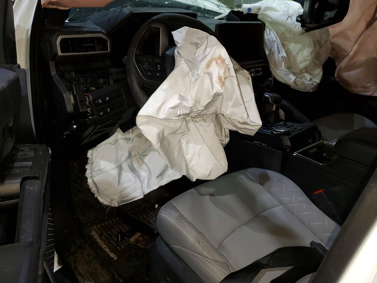 2025 Toyota Tacoma VIN 3TMLB5JN3SM195476 photo 8