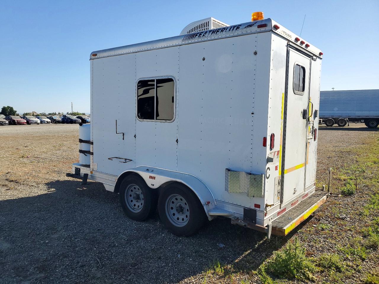 2000 PELSUE FOST 11 FIBER OPTIC SPLICING TRAILER VIN 4FGL01125YC032675 photo 3