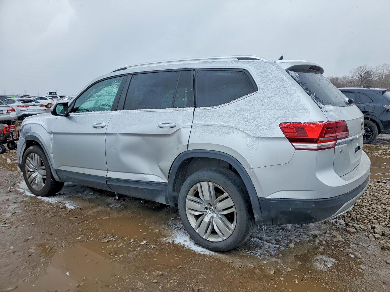 2019 Volkswagen Atlas VIN 1V2WP2CA7KC618535 photo 2